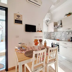 Lacorte Byfrancy , Bari Italia